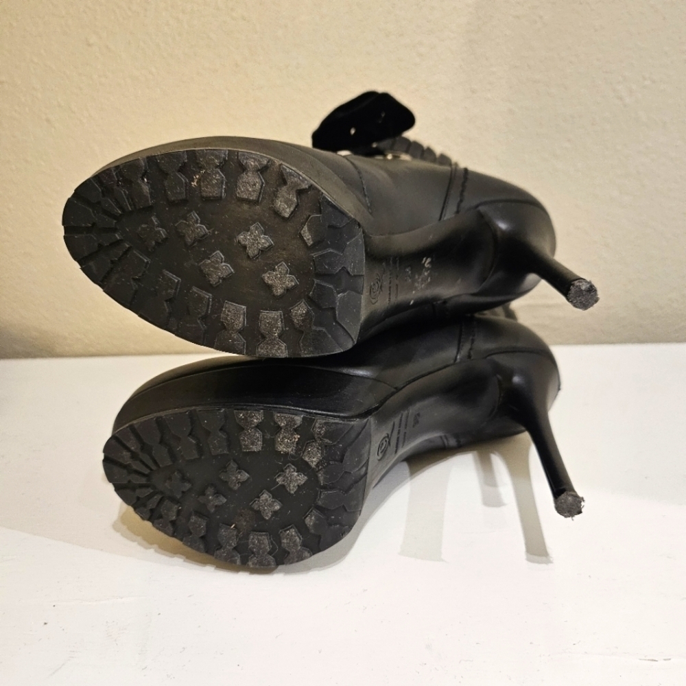 Alexander McQueen | Lace-Up Platform Boots - Picture 8 of 9